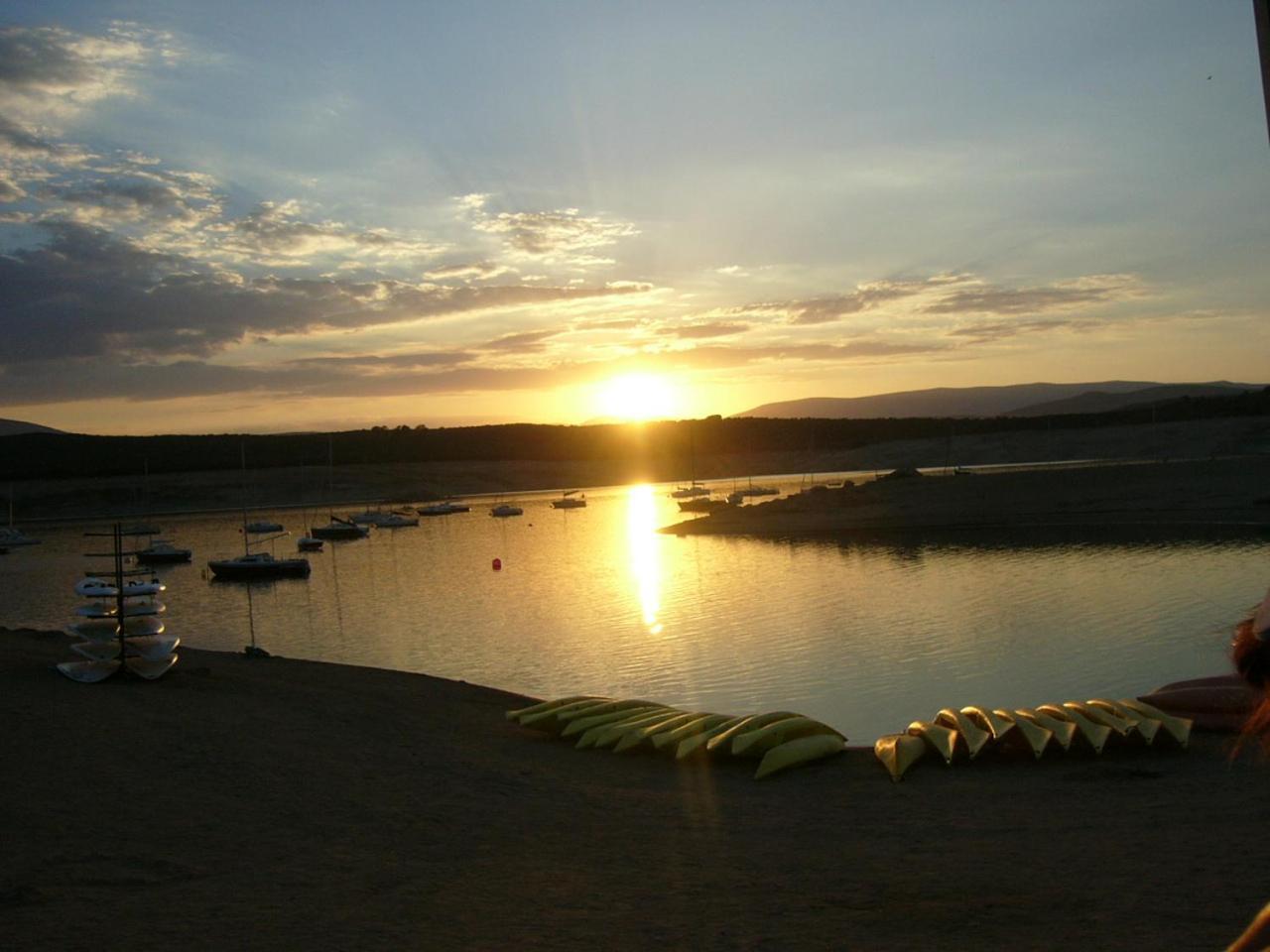 Camping De Cervera De Buitrago 외부 사진